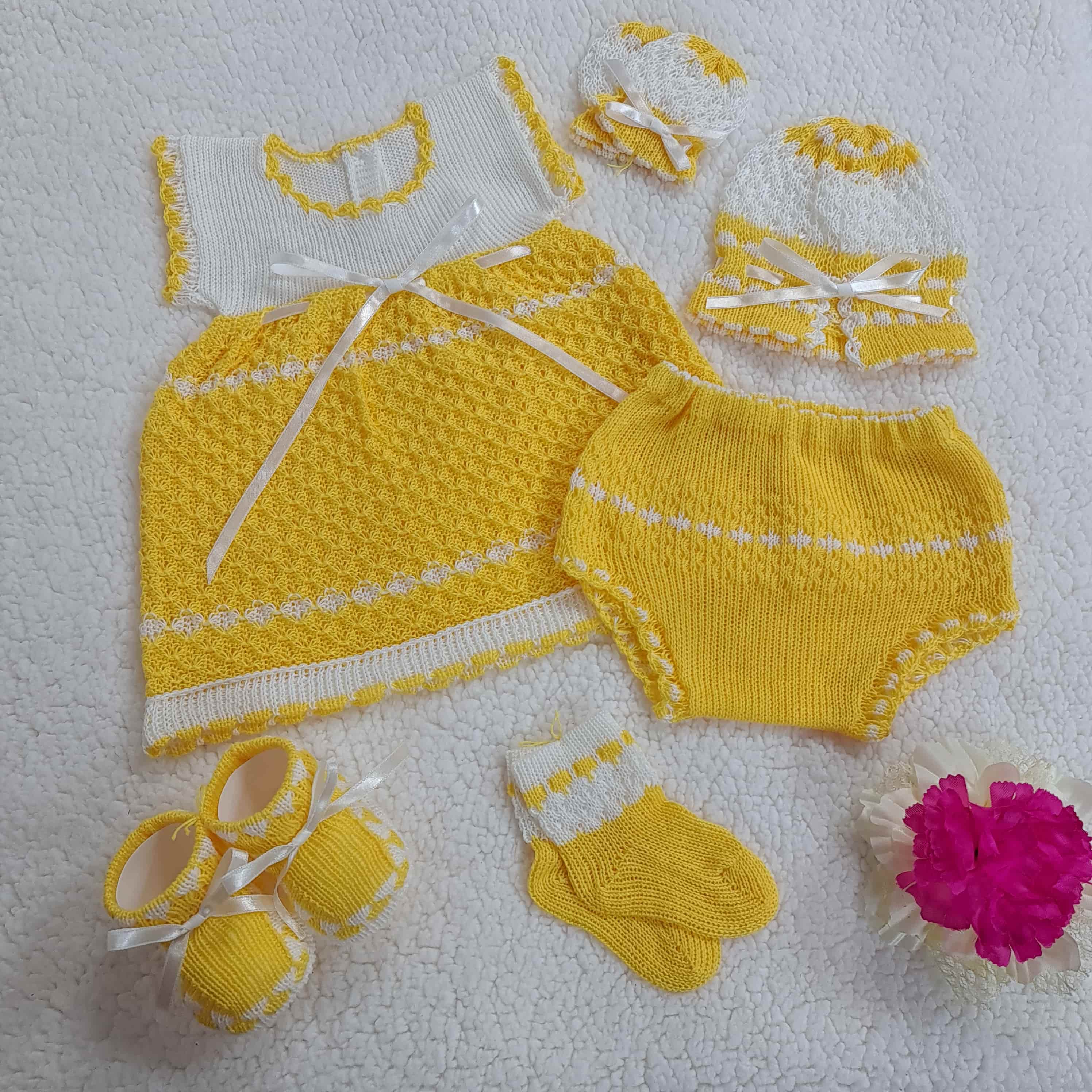 Traje Amarillo/Blanco