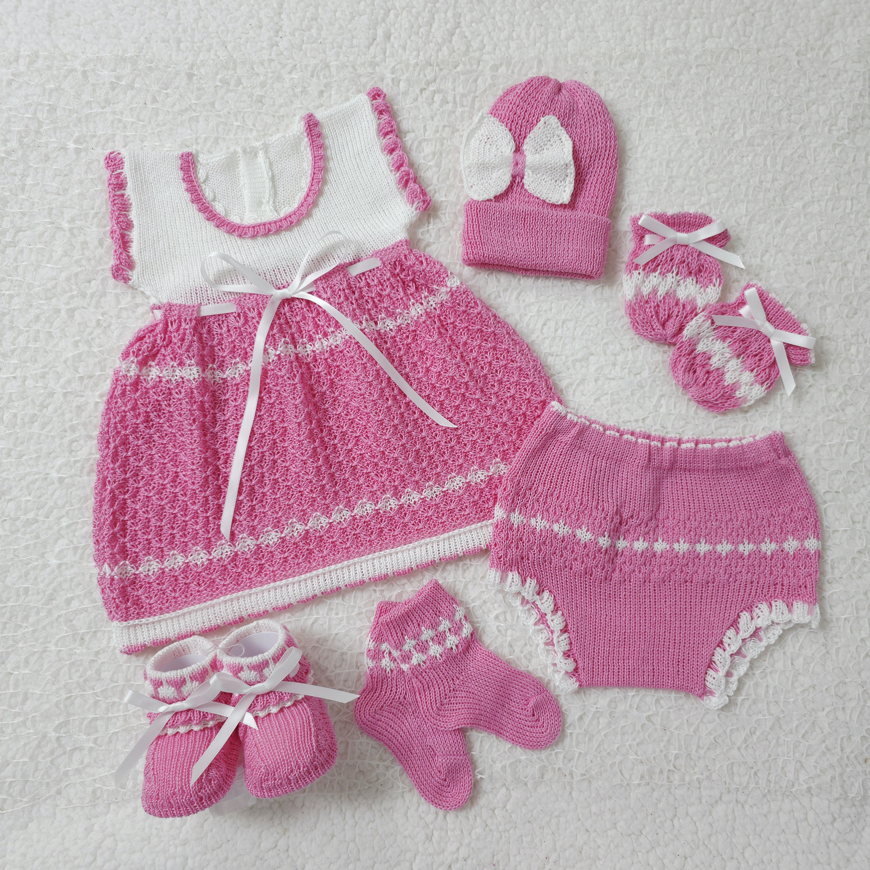Traje Rosa/Blanco