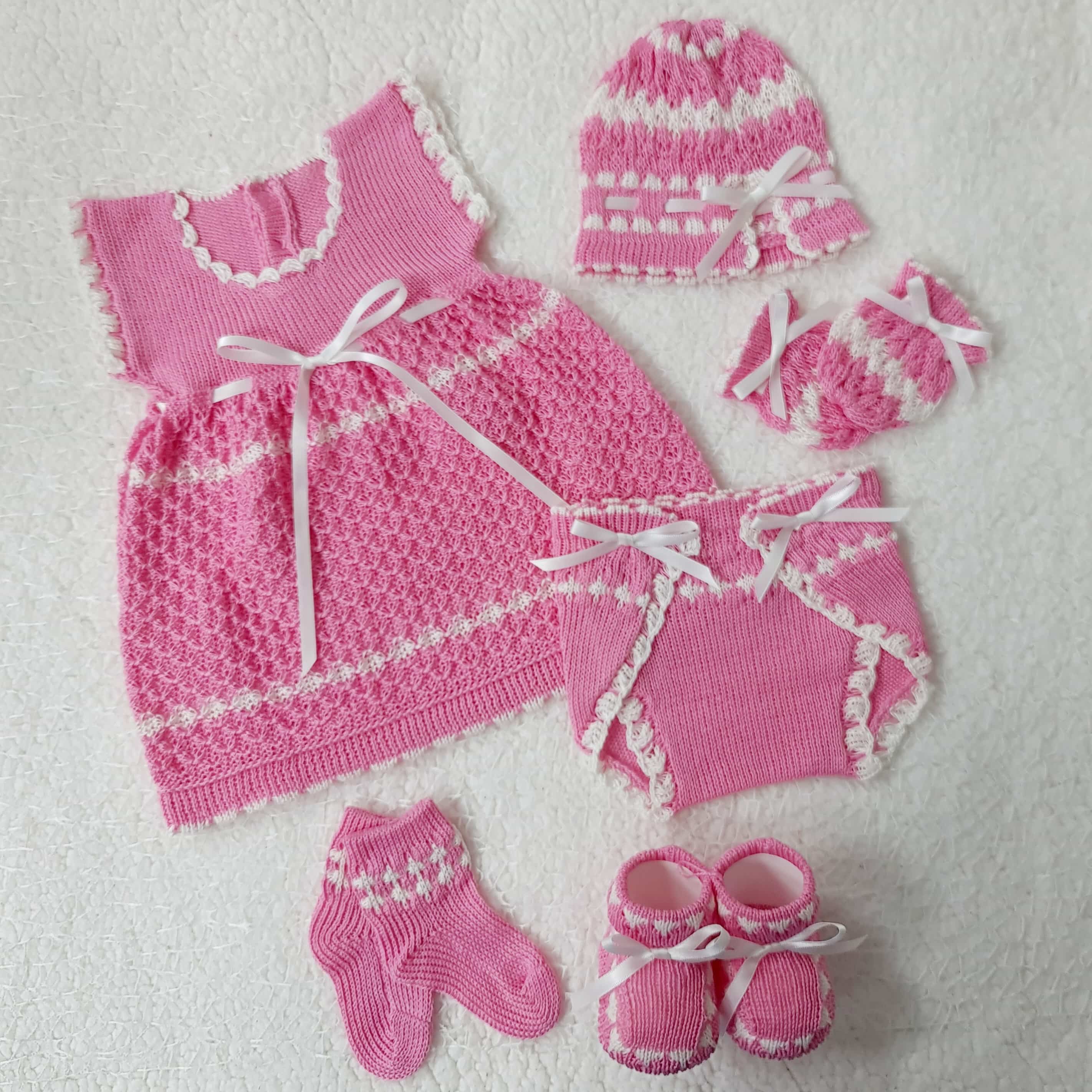 Traje Rosado/Blanco