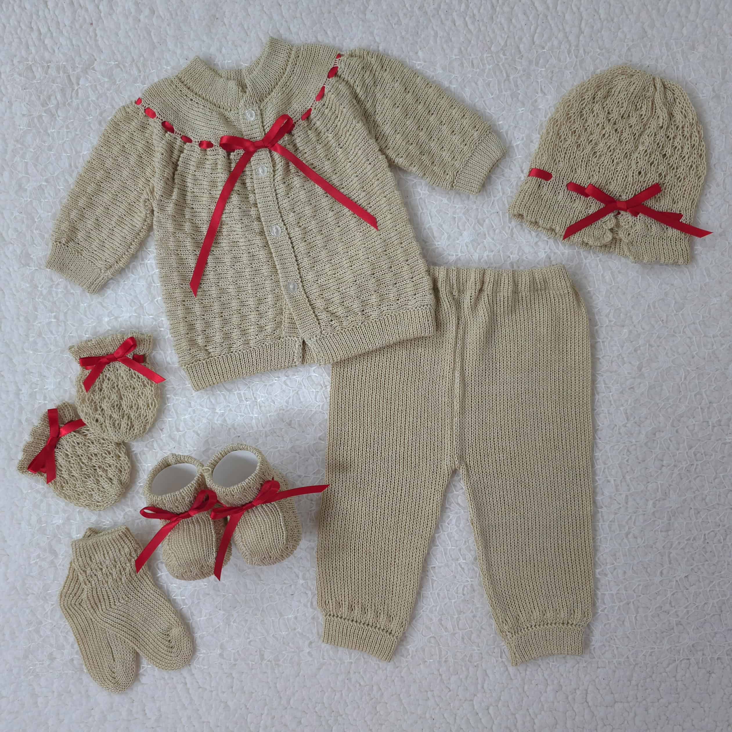 Conjunto Recogido Beige cinta Roja