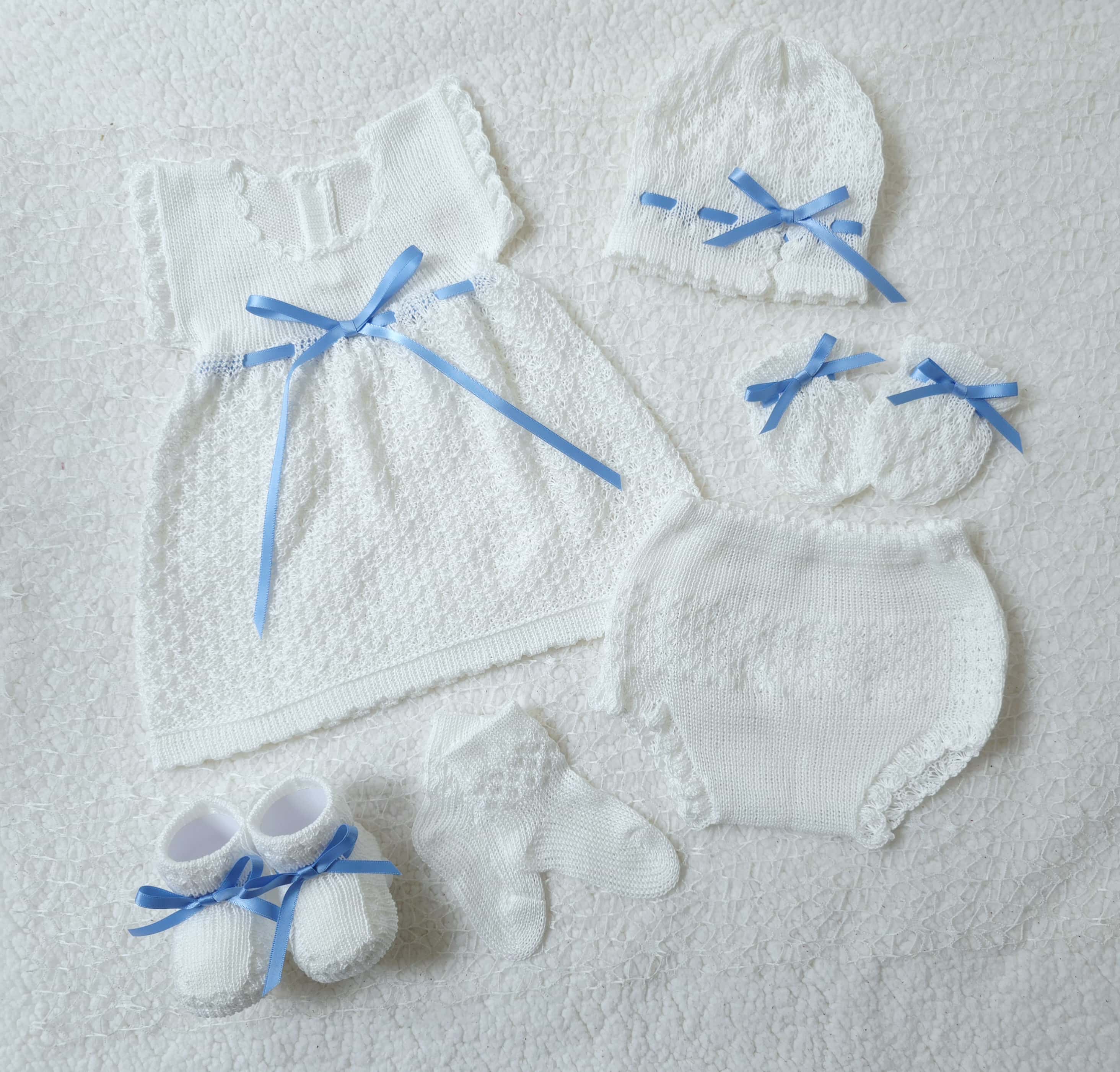 Traje Blanco Cinta Celeste